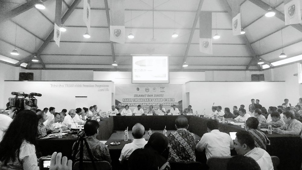 Warga Parapat Samosir Diajari Senyum  Benahi Danau Toba Berdana Rp 21 Miliar