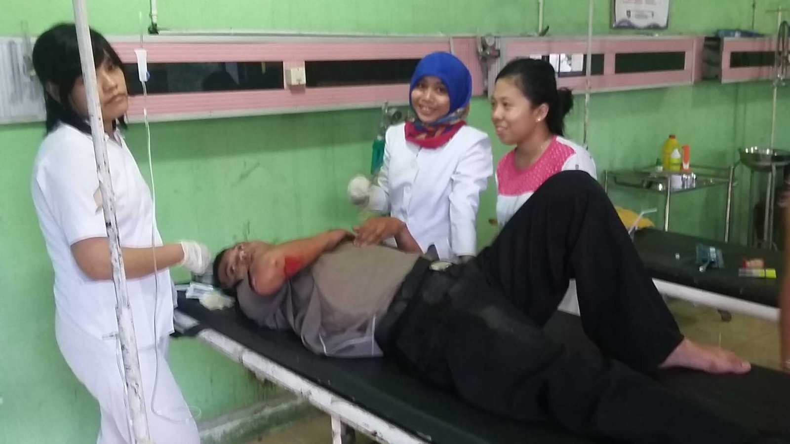 Hindari Bus Medan Jaya  Brigadir Dion Terjungkal