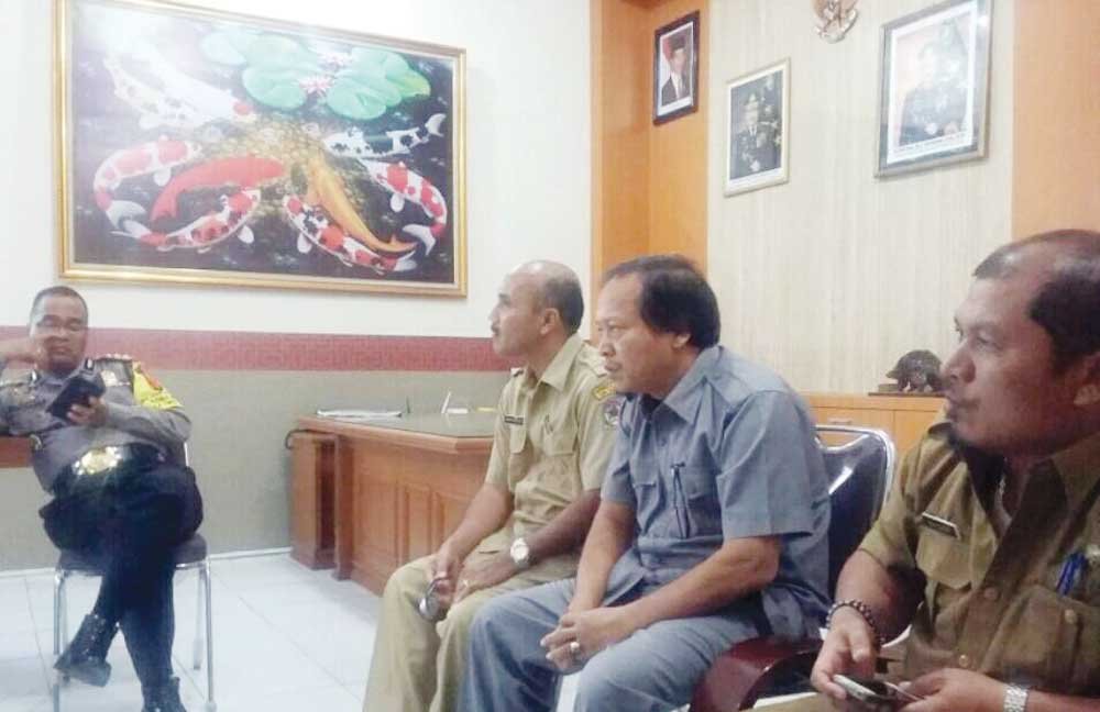 Puluhan PNS Tobasa Marah  Pj Bupati Tobasa H Silaen Bakal Ditolak