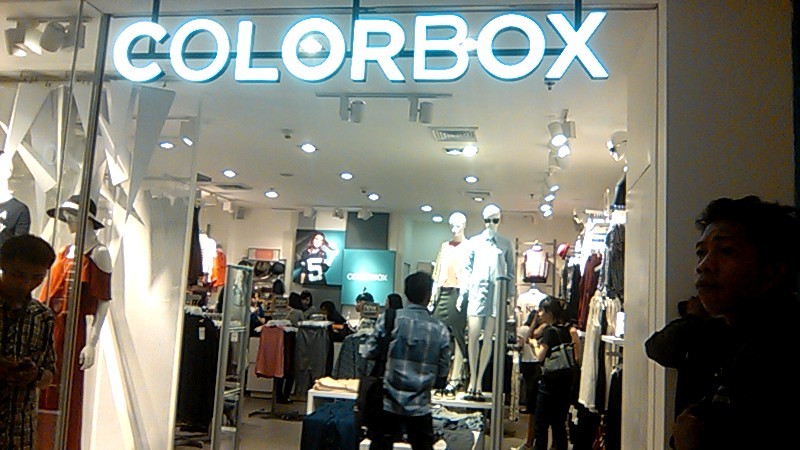 Fokus Busana Remaja Color Box Launching di Sun Plaza