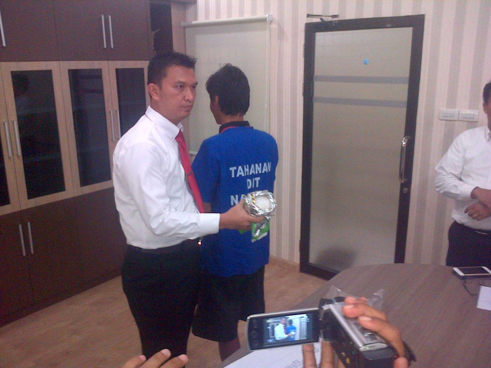 Poldasu Buru â€œDokterâ€  Pemilik Home Industry Sabu