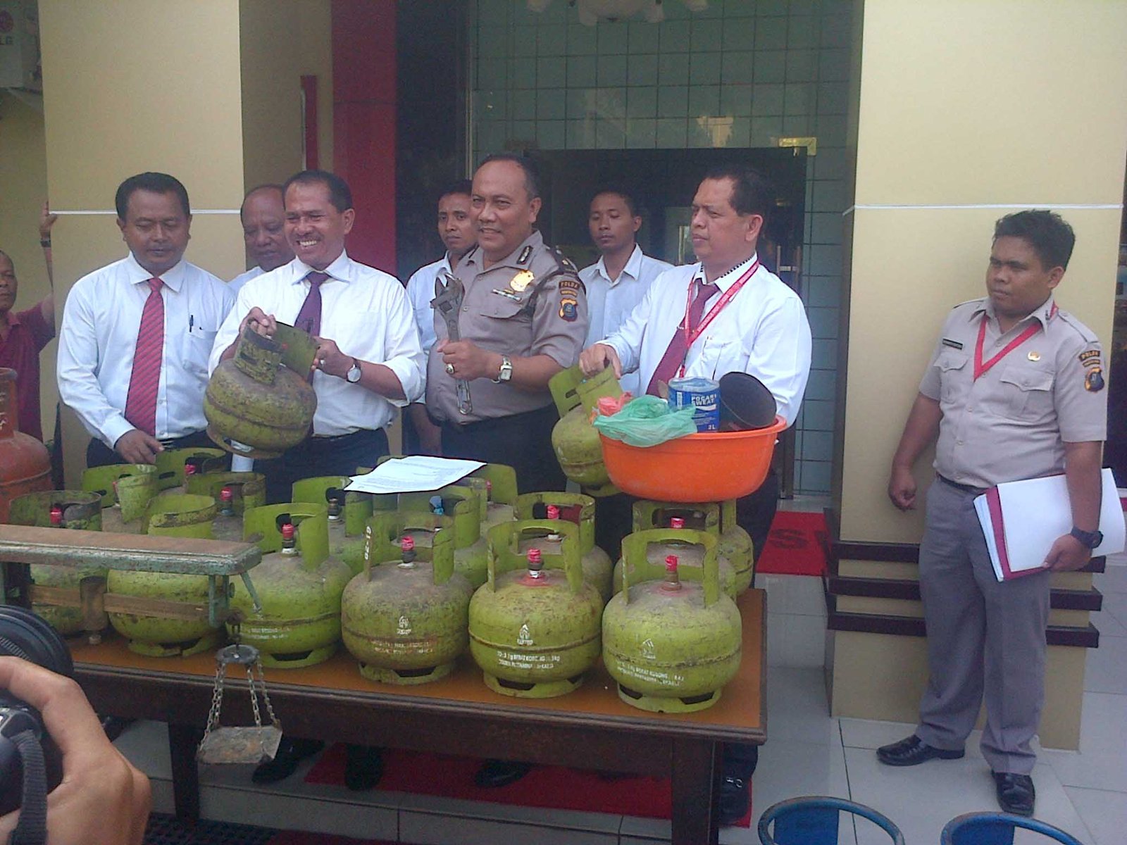 Poldasu Janji Bakal Berantas  Mafia Pengoplos Gas