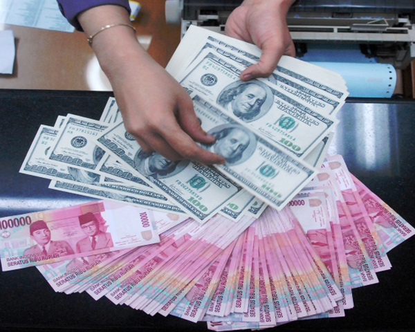 Rupiah Menguat Tipis