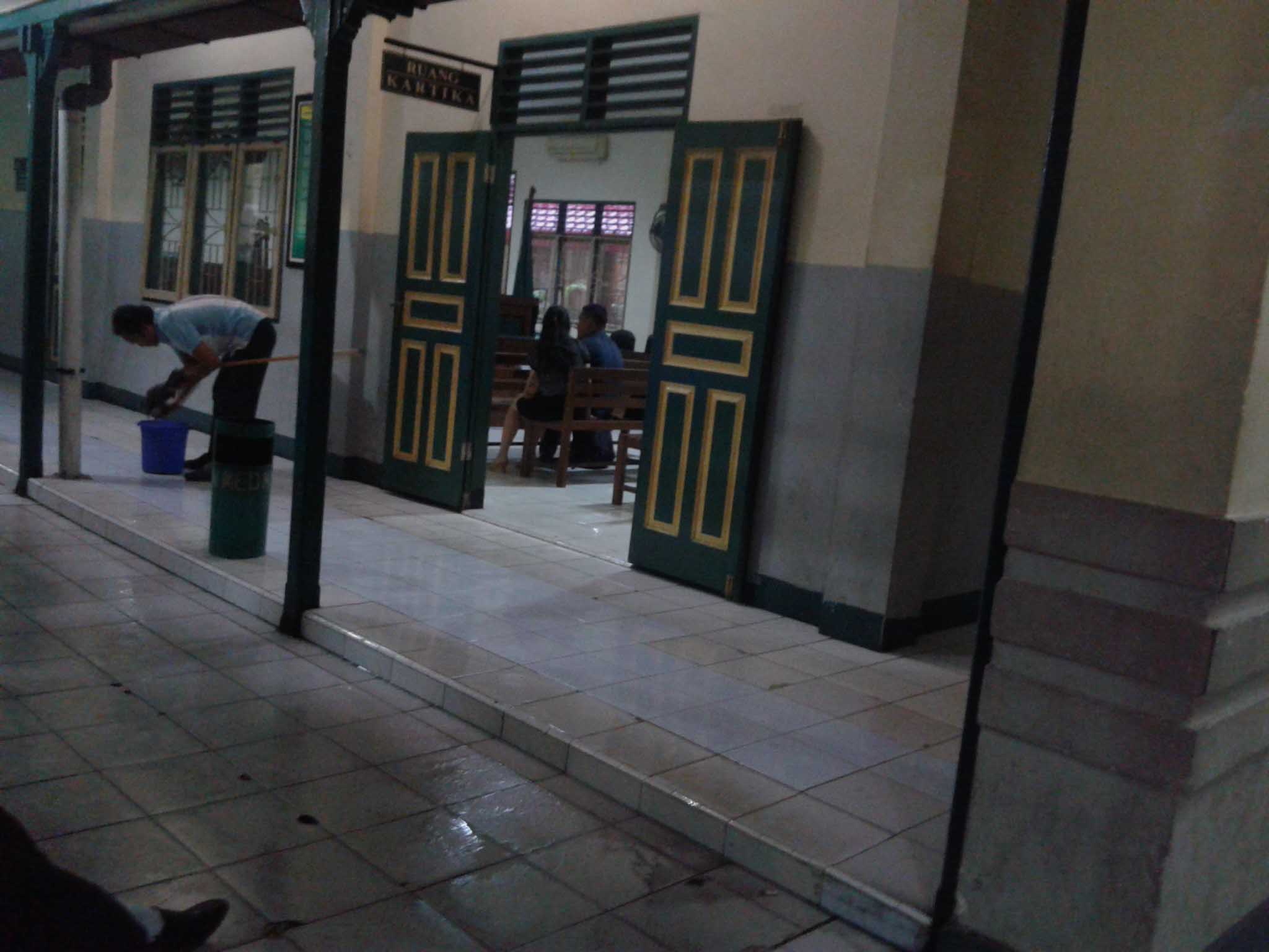 Lantai Gedung DPRD dan PN Medan Banjir