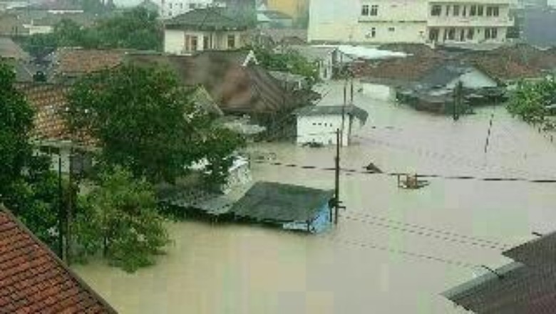 BNPB: Longsor di Sumbar, 3 Orang Tewas dan Jl Payakumbuh-Pekanbaru