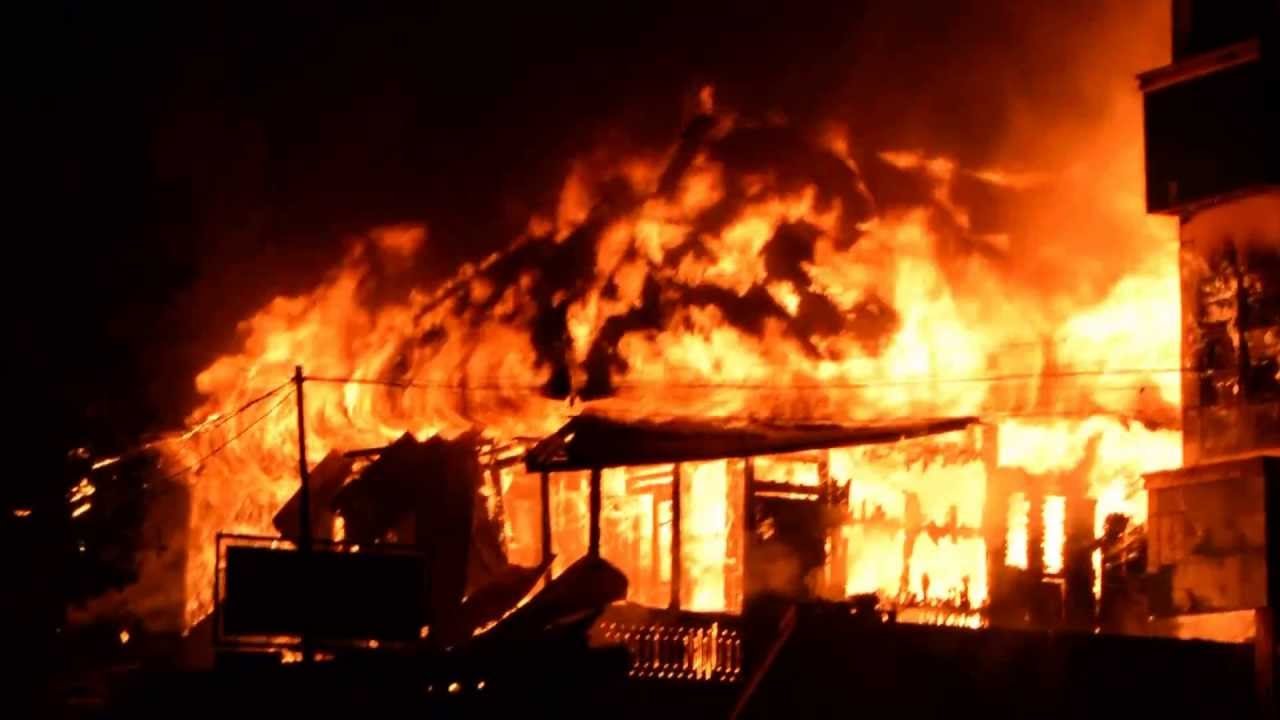 Api Membakar Dua Unit Rumah,  Ibu dan Dua Anaknya Tewas Terbakar