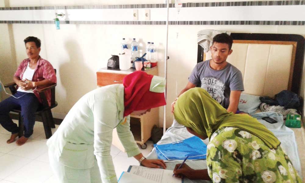 Korban Keracunan Masih Terkapar