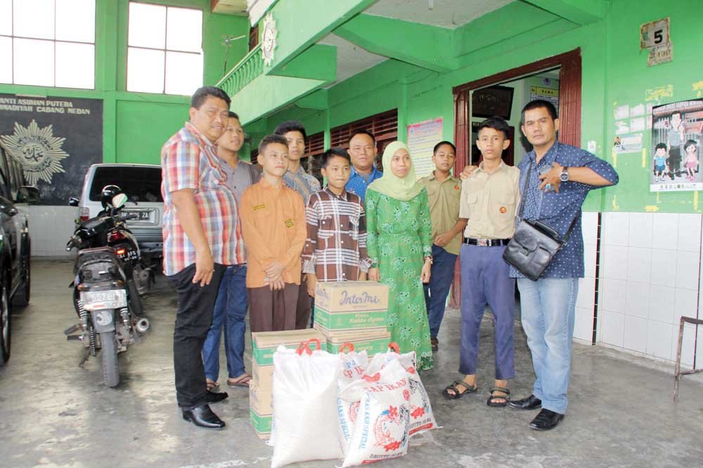 HUT ke-4 Harian SUMUT24, Berbagi Kasih Bersama Kaum Dhuafa di Dua Panti Asuhan