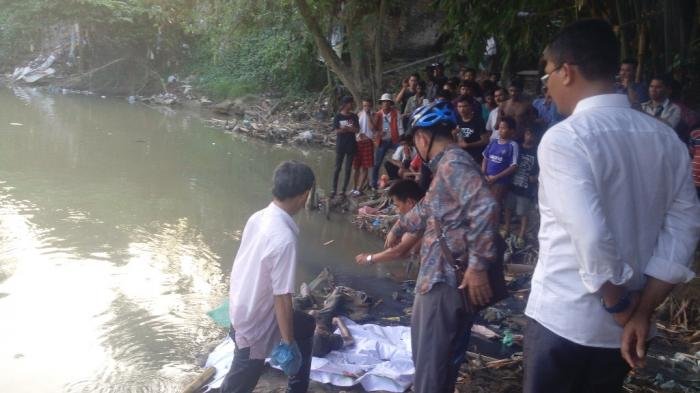 Mayat Pria Tak Dikenal Mengambang di Sungai Deli