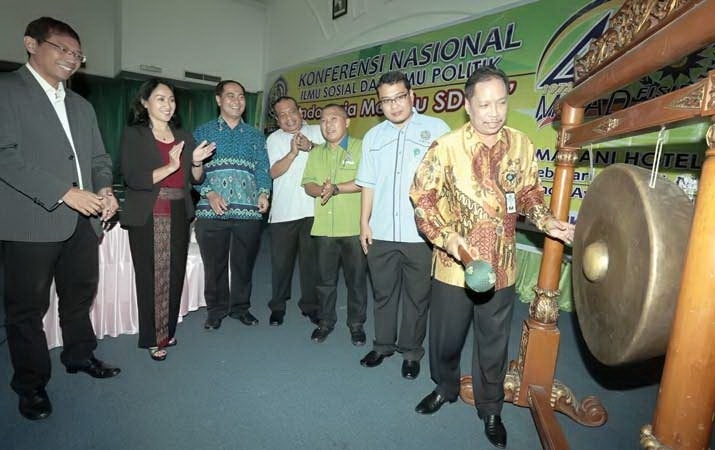 Rektor UMSU Buka Konferensi Nasional ISIP