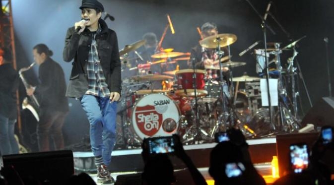 BoldXperience Gelar  Konser di Medan Raisa dan Sheila On7 Pukau Penonton