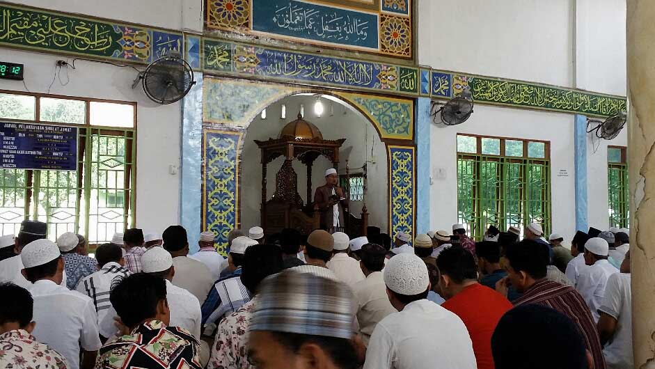 Gerhana Tunjukkan Keagungan Allah, Umat Islam  di Labura Laksanakan Sholat Gerhana Matahari