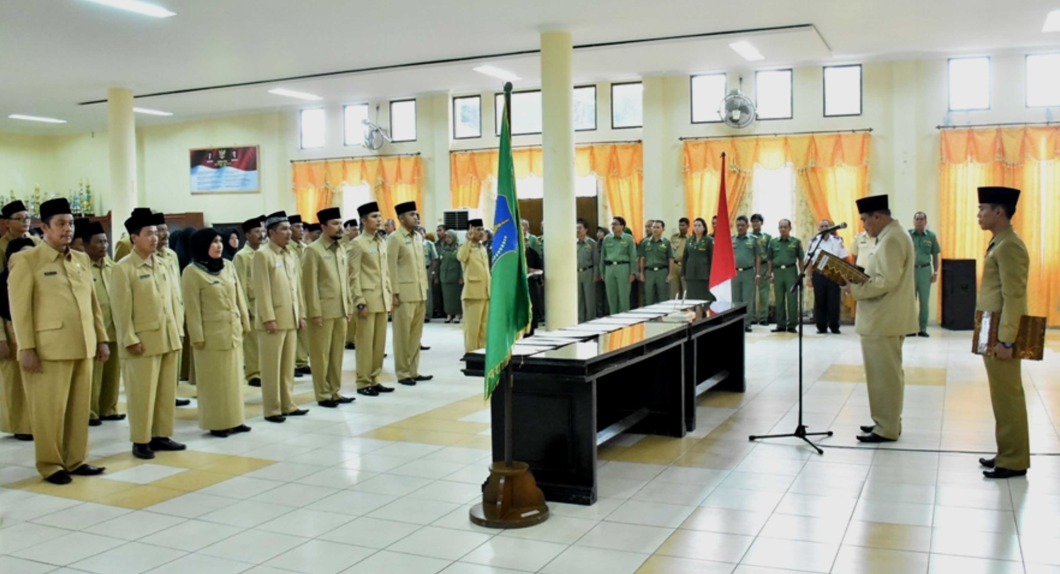 Wali Kota Lantik 63 Pejabat Eselon II,III dan IV Pemko T.Tinggi, M Syah Irwan SKM M Kes Sebagai Kadiskes