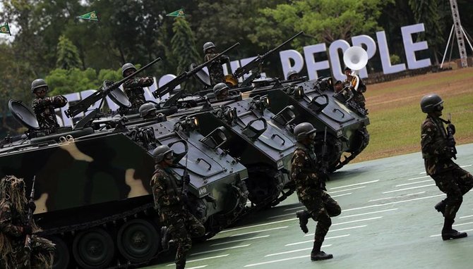 Militer Filipina v Teroris, 10 WNI Disandera Selamat