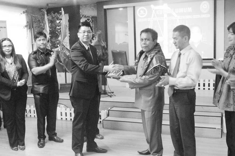 Dr Henry Tarigan SH MHum :  Ketua PN Lubuk Pakam Dosen Kehormatan FH UNPRI