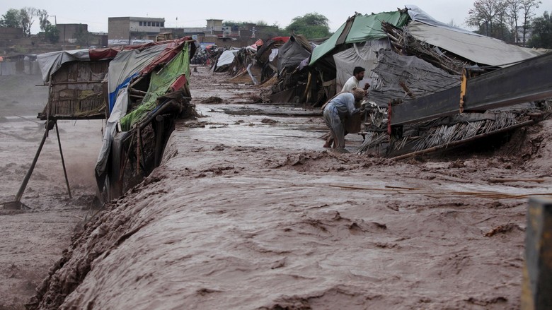 Banjir Bandang Di Pakistan Tewaskan 92 Orang