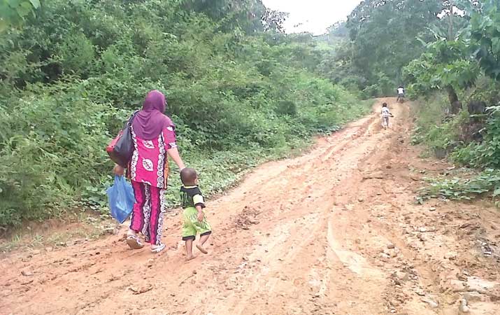 Jalan Menuju Kecamatan Leuser Rusak Parah