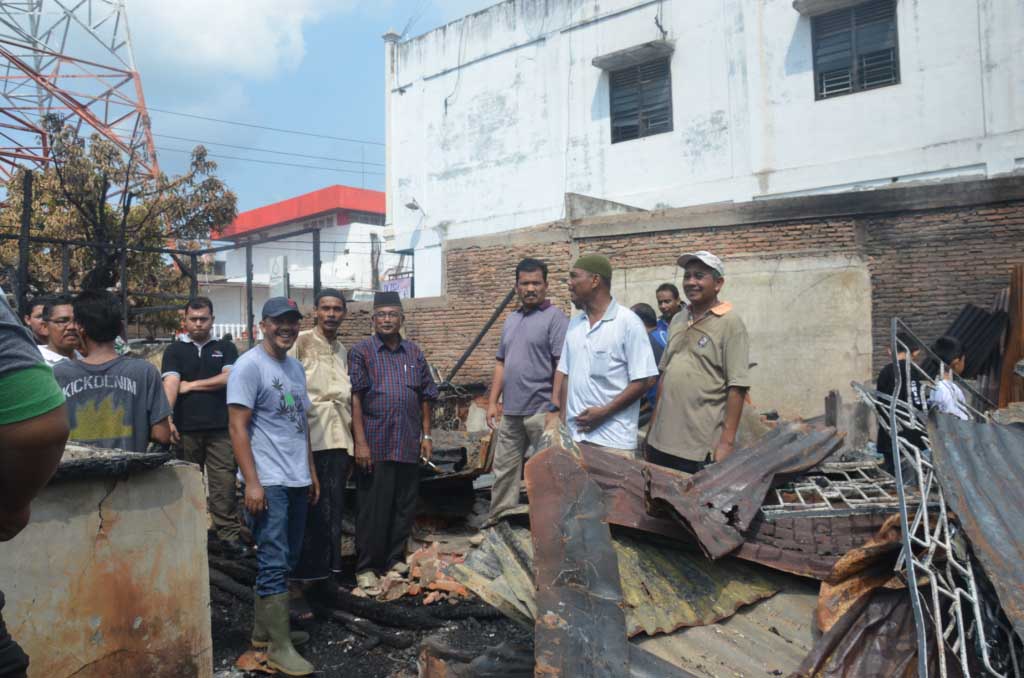 Wali Kota Langsa Beri Bantuan  Korban Kebakaran Di Gampong Blang Paseh