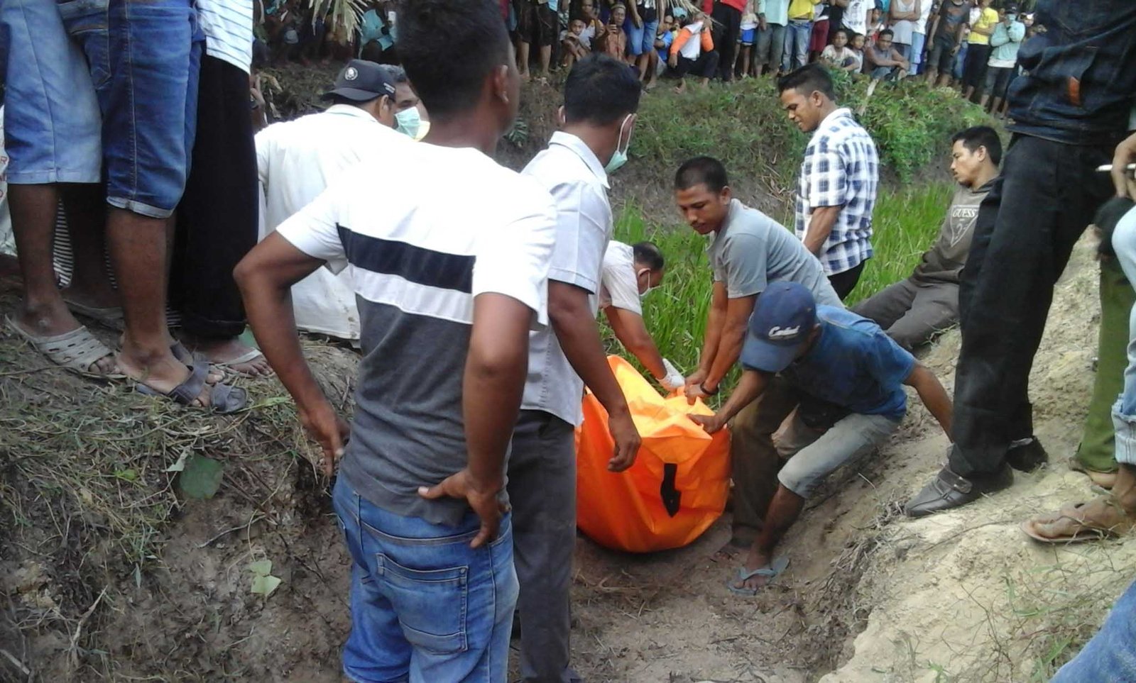 Murid Kelas 1 SD Tewas  Di parit Kebun PTPN IV TIU