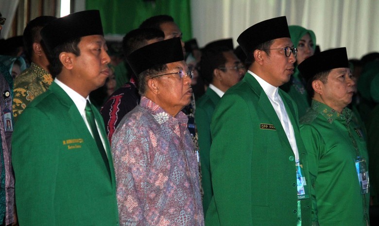 Romy Daftarkan Kepengurusan PPP Hasil Muktamar VIII ke Kemenkum HAM