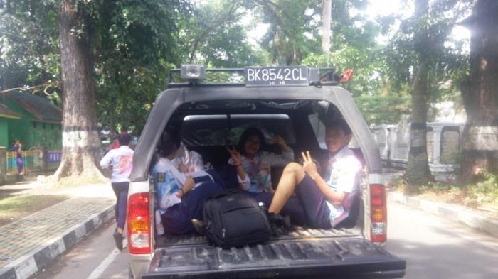 Siswa SMP Coret-Coret Takut di Foto Wartawan