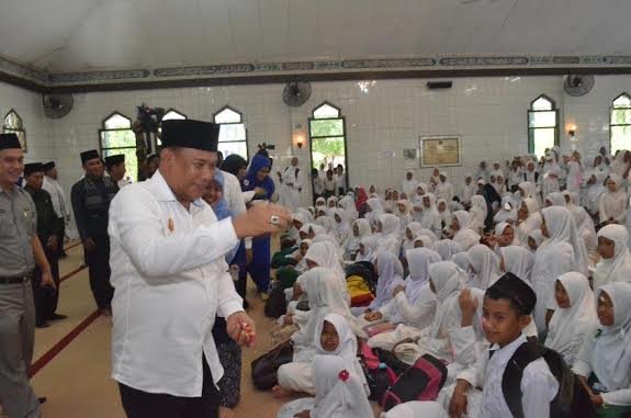 Bupati H Ashari Tambunan Beri Apresiasi Kepada 1.200 Murid MDTA