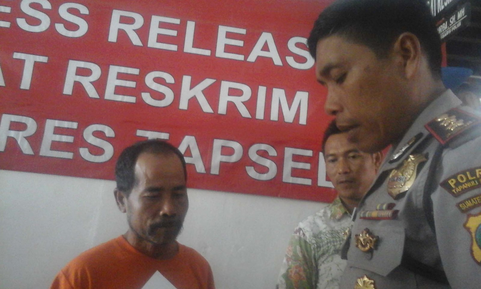 Edan... Bapak Durjanah  Cabuli 3 Putri Kandung