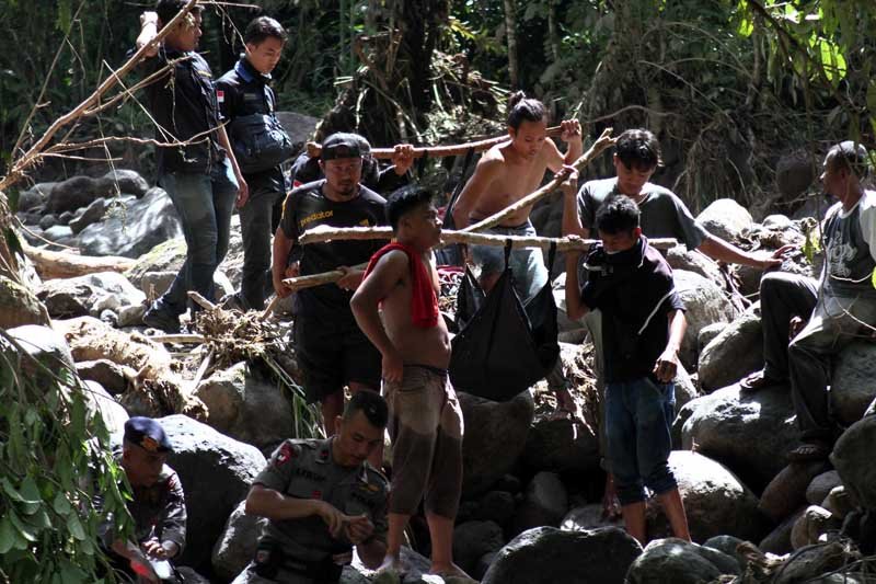 Tempuh Puluhan Kilo Meter, Tiga Korban Ditemukan Tewas