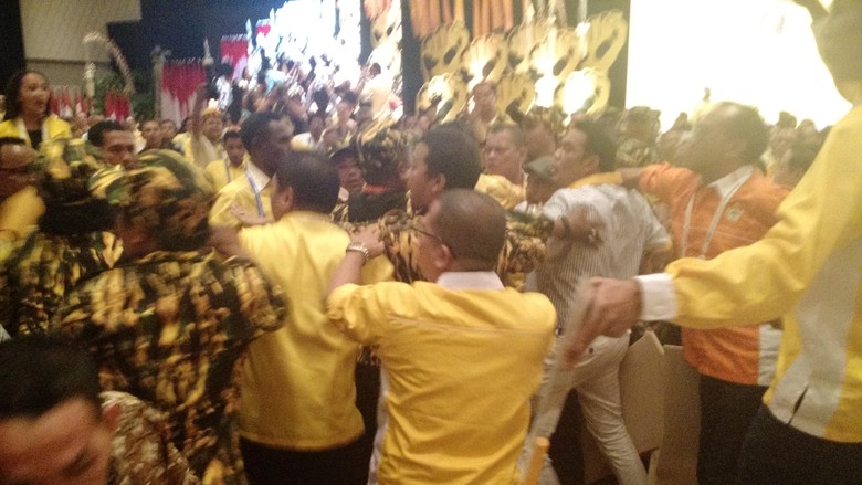Munaslub Golkar Sempat Ricuh
