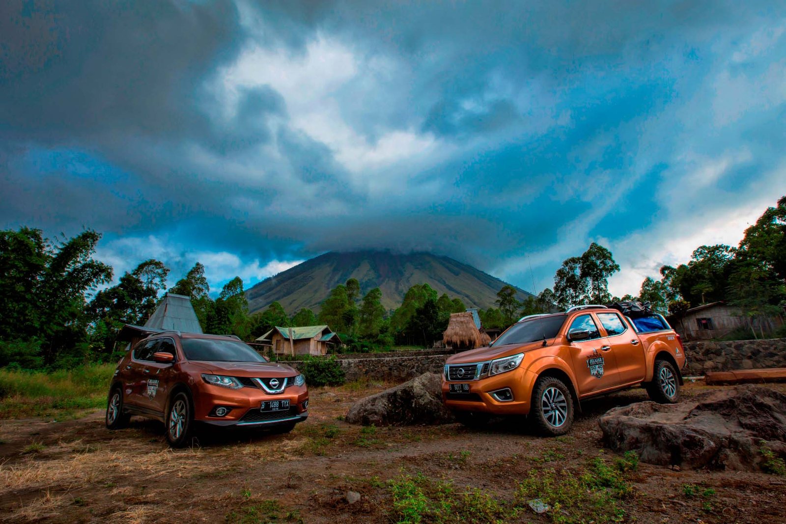 Nissan Navara Dan Atlet Pendaki Gunung Maraton Solo