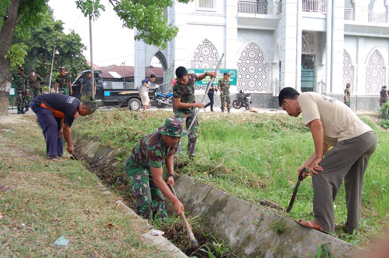 Kegiatan Gotong -royong  Pendam Kodam I/BB Laksanakan GNIB
