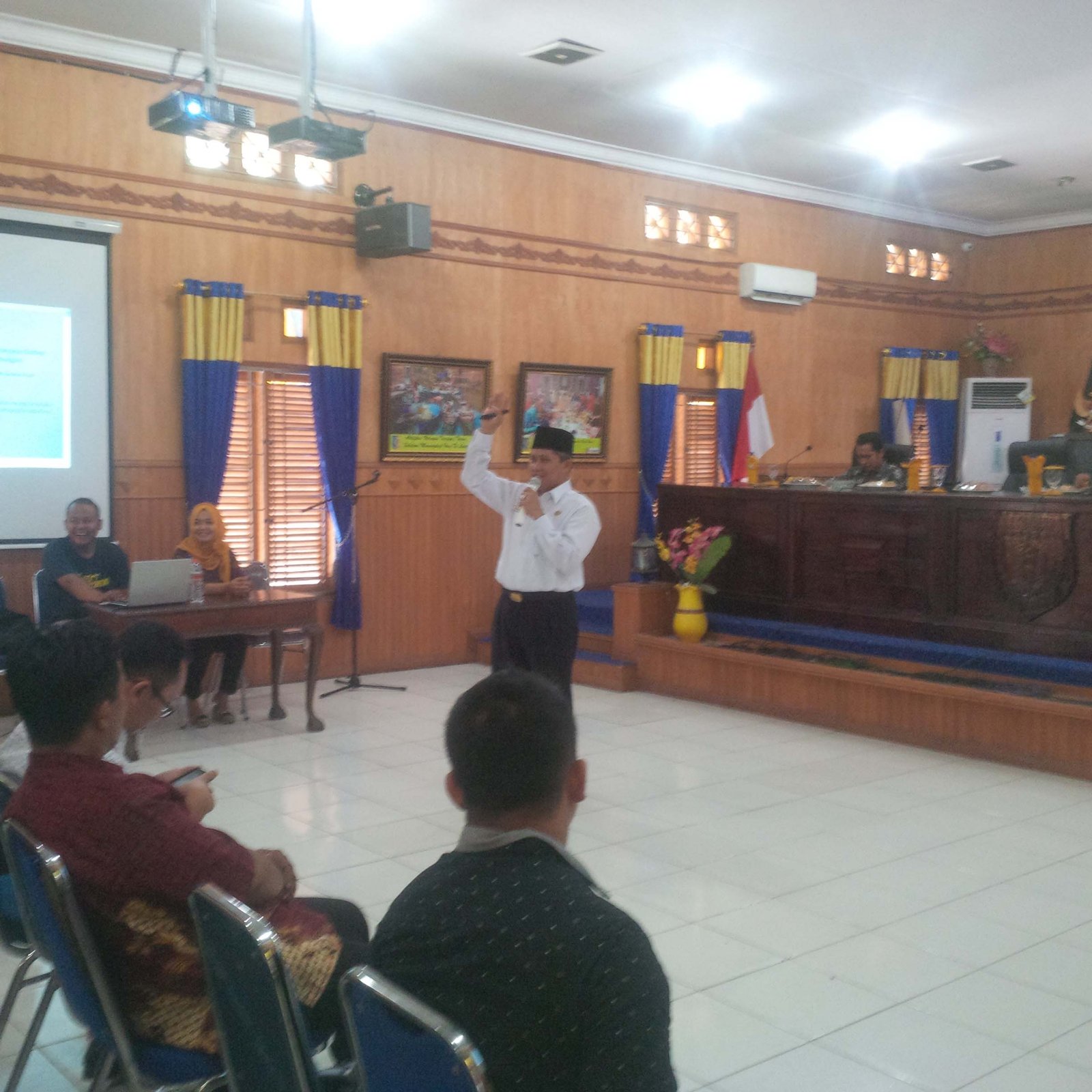 Drs Darwis MSi : Ibu Bekerja di Rumah Butuh Dukungan Suami