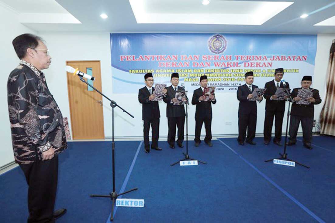 Rektor UMSU Lantik Dekan dan Wakil Dekan Fisip dan FAI