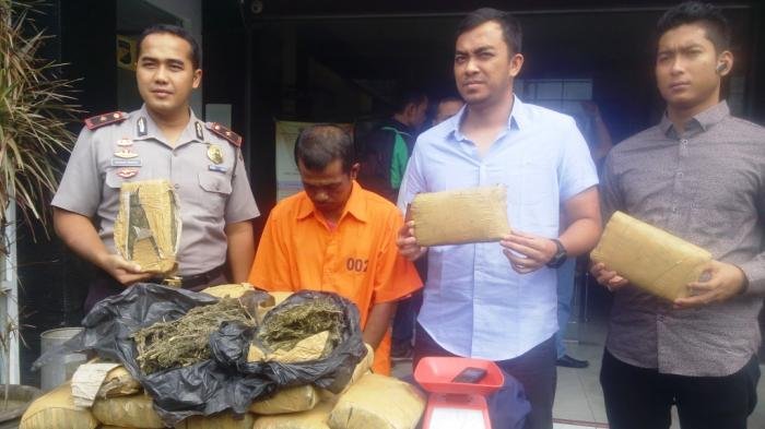 Bandar Ganja Tetap Puasa  Di Tahanan Polsek Medan Baru