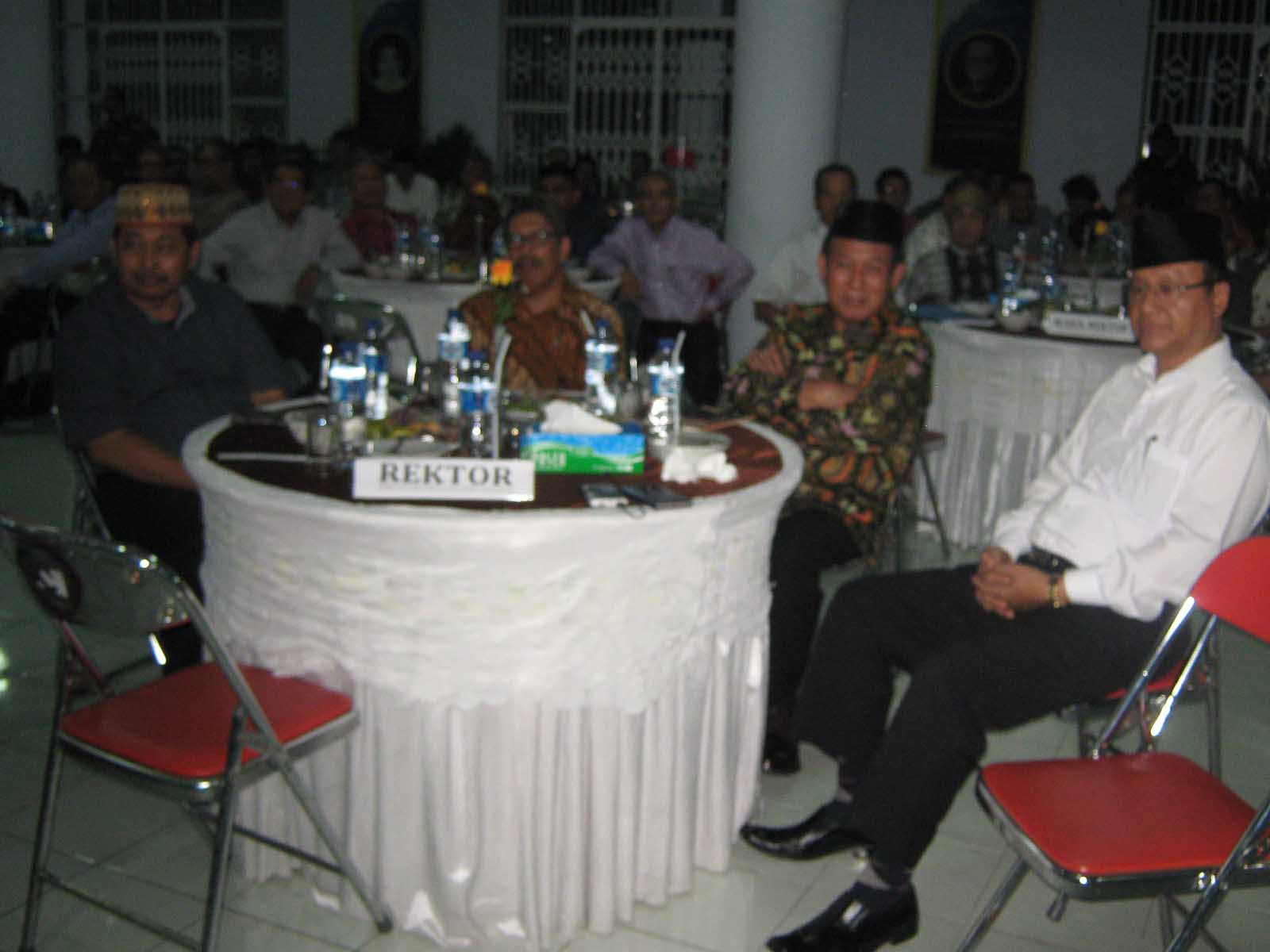 Rektor Unimed Prof Dr Syawal Gultom MPd : Bulan Ramadhan Momentum Evaluasi Diri