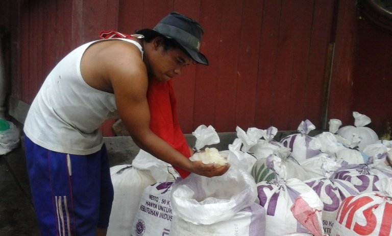 Permintaan Tinggi,  Pedagang Kolang Kaling Panen Rezeki di Bulan Ramadhan