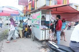 Pedagang Makanan Berbuka Puasa Ditata