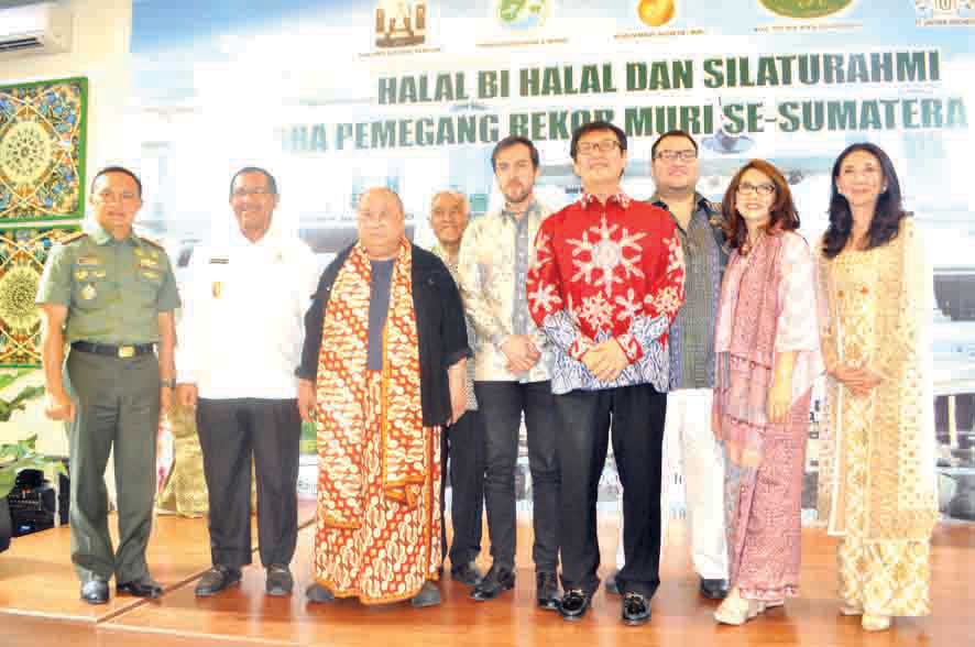 DR H Rahmat Shah Raih 5 Rekor MURI - Halal Bi Halal Dan Silaturahmi Pemegang Rekor MURI Se Sumut