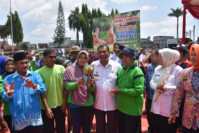 Deliserdang Peringati Hari Lingkungan Hidup Sedunia | Piala Adipura Kota Lubuk Pakam dan 6 Piala Adiwiyata Diarak