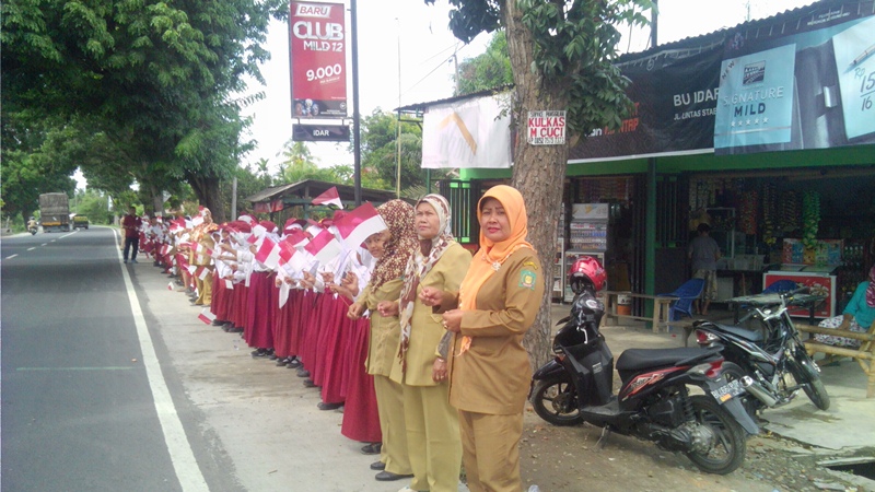 Siswa/i SDN No 056001 Karang Rejo Sambut Antusias Piala Adipura