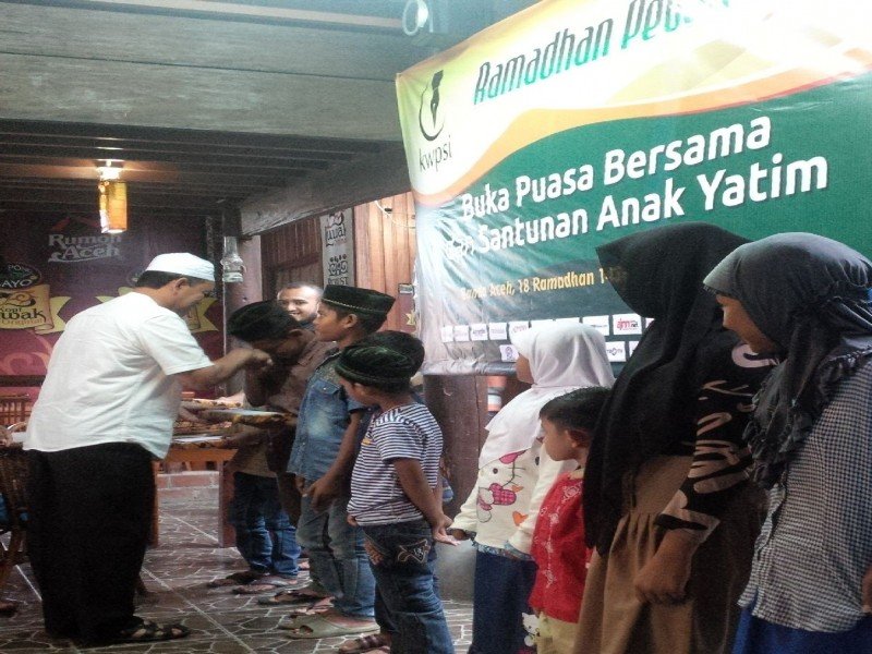 PWI Tanjungbalai Santuni 60 Orang Anak Yatim