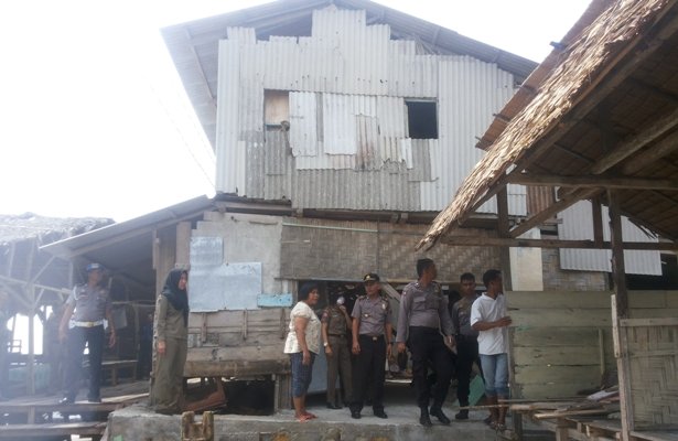 Diduga Sering dijadikan Tempat Mesum,  Puluhan Pondok di Objek Wisata Pantai Cermin Dibongkar Paksa