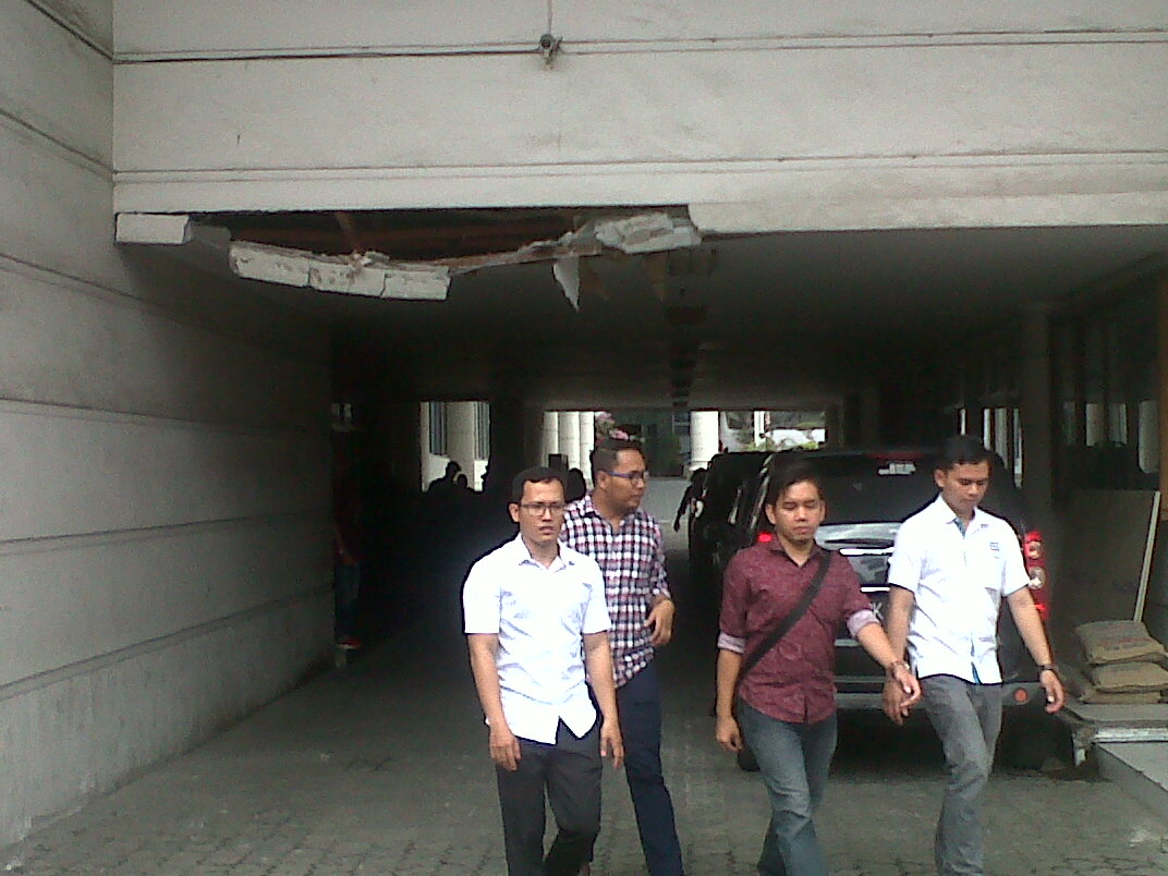 Asbes Flapon Gipsum Kantor Gubsu Nyaris Menimpa PNS