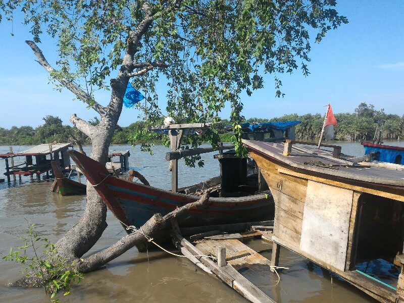 Terjebak Patroli Polair, Tekong dan 2 ABK  Kapal Trawl Lompat Kelaut