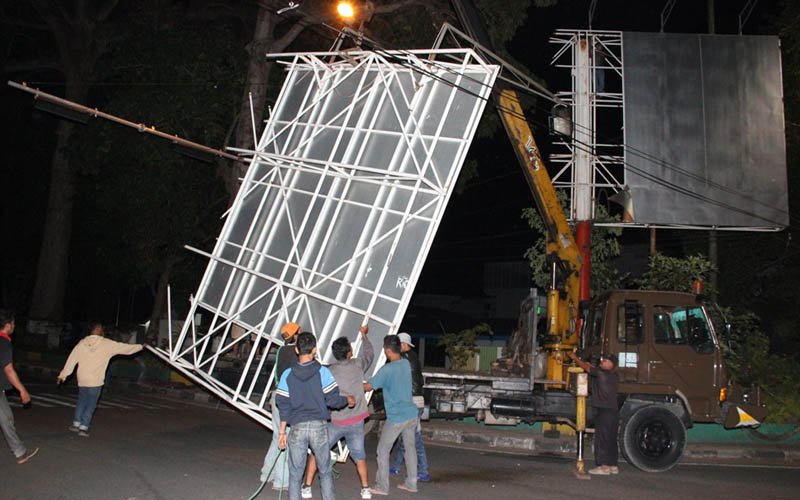 Pansus Kesal Penertiban Reklame Tak Berlanjut
