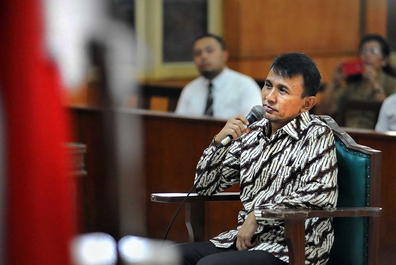 Gatot Didampingi Istri Pertama | Sidang Perdana di Tipikor Medan Didakwa Korupsi Rp 4,034 Miliar