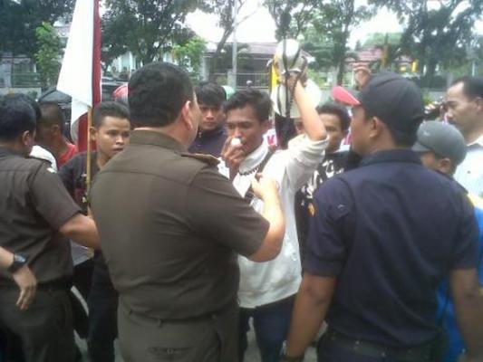 Forsu Demo Binamarga Sumut * Kejatisu jangan Takut Tangkap Effendi Pohan