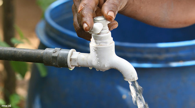 Warga Kompleks RSS Krisis Air