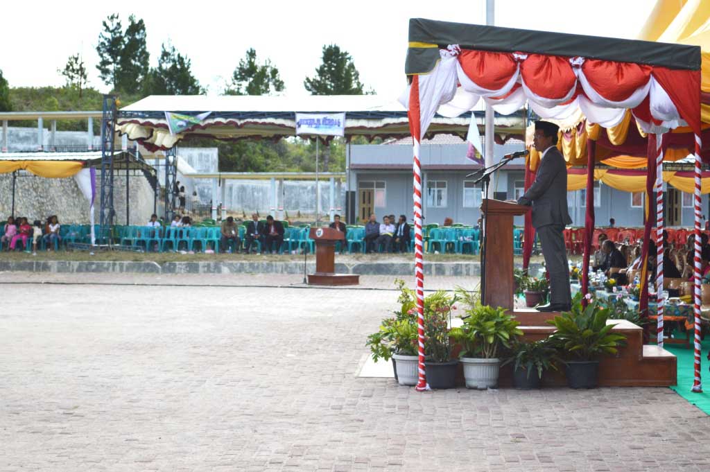 Pengukuhan Siswa Baru SMAN 2 Lintong Nihuta Angkatan V,  â€œJadikan Sekolah Ini, Sekolah yang Lebih Unggulâ€