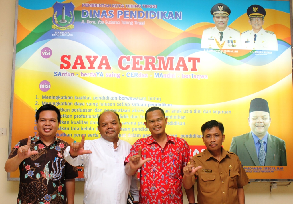 Jelang Deklarasi Gerakan Budaya Membaca | Pelajar Tebing Tinggi Tulis Pantun Terbanyak di Indonesia